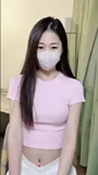 Snapshot of Ninii-b chatting on December 3, 2025, 1:09 pm Ninii-b online show from December 3, 2025, 1:09 pm