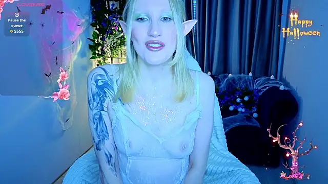 Snapshot of BiancaHelo chatting on October 31, 2025, 1:56 pm BiancaHelo online show from October 31, 2025, 1:56 pm