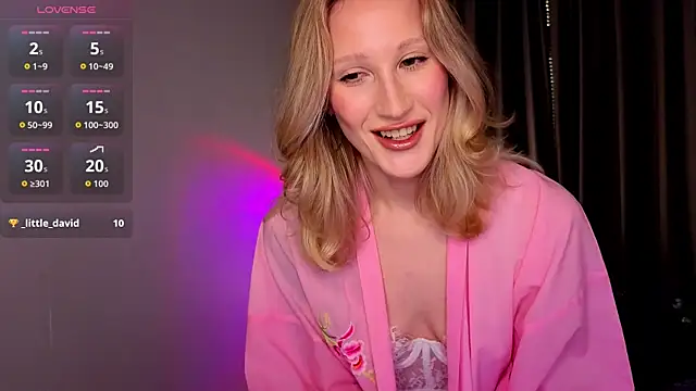 Snapshot of BiancaHelo chatting on November 27, 2025, 9:39 pm BiancaHelo online show from November 27, 2025, 9:39 pm