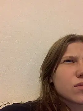 Leya F online show from October 2, 2025, 5:20 pm