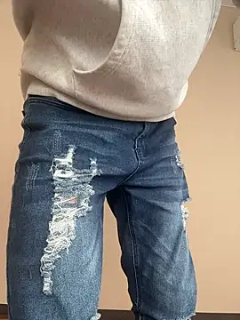 iikangi online show from February 21, 2026, 4:02 am