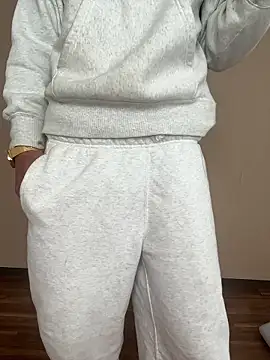 iikangi online show from March 15, 2026, 5:02 am