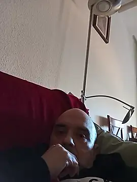 Snapshot of geli45 chatting on February 21, 2026, 3:35 pm geli45 online show from February 21, 2026, 3:35 pm