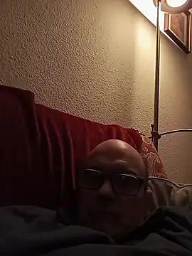 Snapshot of geli45 chatting on March 4, 2026, 6:14 pm geli45 online show from March 4, 2026, 6:14 pm