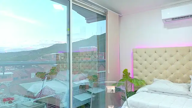 ZoehAngel online show from July 13, 2026, 11:18 pm
