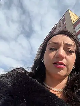 Snapshot of Ninabigtitied chatting on November 2, 2025, 11:34 am Ninabigtitied online show from November 2, 2025, 11:34 am