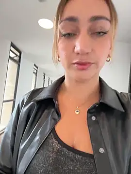 Ninabigtitied online show from March 8, 2026, 4:44 pm