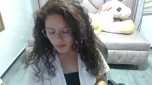 Snapshot of Velvet_Moon_V chatting on November 1, 2025, 1:24 pm Velvet Moon V online show from November 1, 2025, 1:24 pm