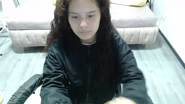 Snapshot of Velvet_Moon_V chatting on November 18, 2025, 1:04 pm Velvet Moon V online show from November 18, 2025, 1:04 pm