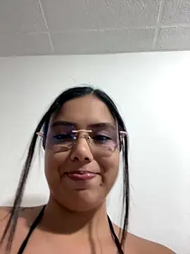 Snapshot of LICEET chatting on November 30, 2025, 1:20 am LICEET online show from November 30, 2025, 1:20 am