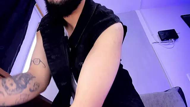 Snapshot of Noah_devil_ chatting on December 15, 2025, 3:44 am Noah devil online show from December 15, 2025, 3:44 am