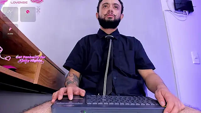 Snapshot of Noah_devil_ chatting on December 19, 2025, 3:35 am Noah devil online show from December 19, 2025, 3:35 am