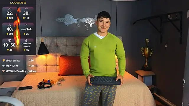 Snapshot of Horny_nick18 chatting on October 21, 2025, 9:10 am Horny nick18 online show from October 21, 2025, 9:10 am