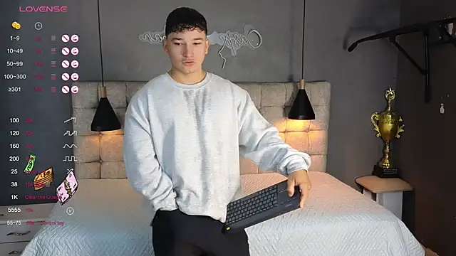 Snapshot of Horny_nick18 chatting on November 12, 2025, 11:43 am Horny nick18 online show from November 12, 2025, 11:43 am