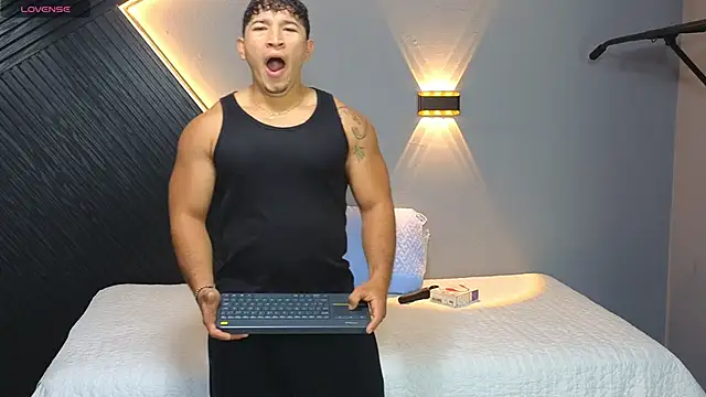 Horny nick18 online show from February 24, 2026, 12:36 pm