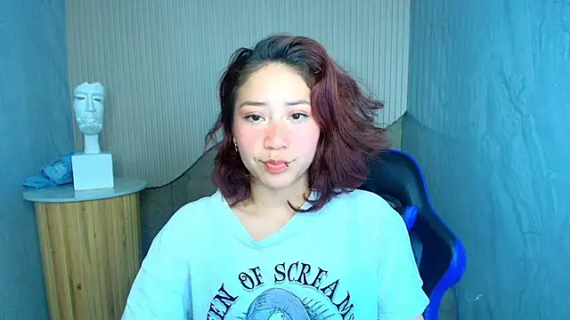 Snapshot of valentina_r_ chatting on October 11, 2025, 3:17 am valentina r online show from October 11, 2025, 3:17 am