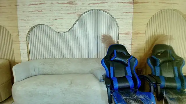 Snapshot of valentina_r_ chatting on October 24, 2025, 3:25 am valentina r online show from October 24, 2025, 3:25 am