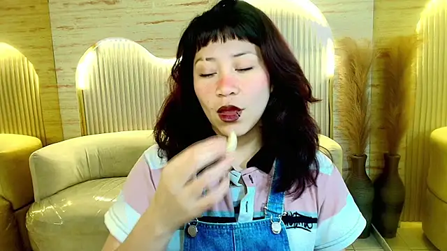 valentina r  online show from March 11, 2026, 3:12 am