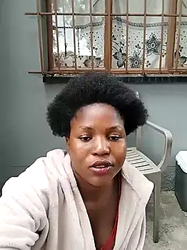 SweetHoney21  online show from October 5, 2025, 2:15 pm