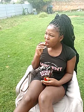 SweetHoney21  online show from February 23, 2026, 10:01 am