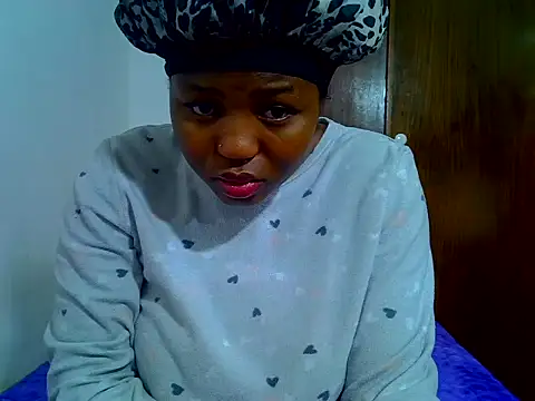 SweetHoney21  online show from June 28, 2026, 4:29 am