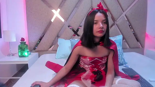 Snapshot of BelhaLawuo chatting on October 17, 2025, 8:44 pm BelhaLawuo online show from October 17, 2025, 8:44 pm