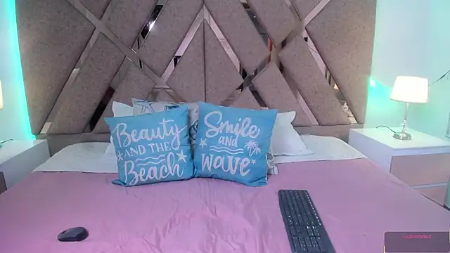 Snapshot of BelhaLawuo chatting on November 3, 2025, 8:43 pm BelhaLawuo online show from November 3, 2025, 8:43 pm