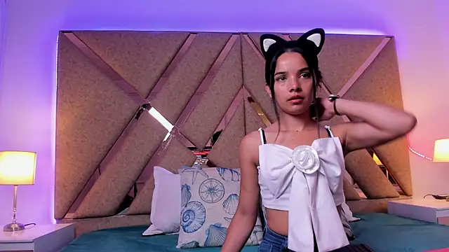 Snapshot of BelhaLawuo chatting on December 22, 2025, 7:44 pm BelhaLawuo online show from December 22, 2025, 7:44 pm