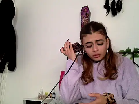 Snapshot of piccolaflo chatting on April 3, 2026, 4:38 pm piccolaflo online show from April 3, 2026, 4:38 pm