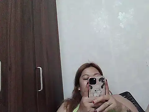 Snapshot of mimi15 chatting on June 26, 2026, 9:03 am mimi15 online show from June 26, 2026, 9:03 am