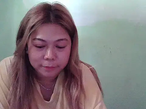 Snapshot of mimi15 chatting on July 7, 2026, 7:45 am mimi15 online show from July 7, 2026, 7:45 am