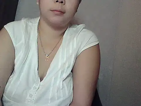 Snapshot of mimi15 chatting on August 5, 2026, 11:17 pm mimi15 online show from August 5, 2026, 11:17 pm