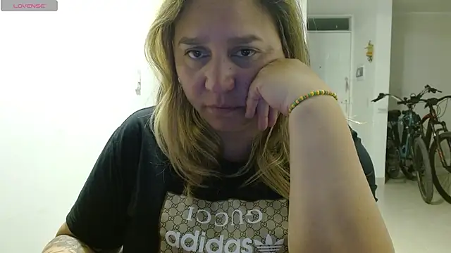 Snapshot of haashkyo chatting on May 16, 2026, 6:54 am haashkyo online show from May 16, 2026, 6:54 am
