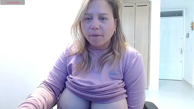 Snapshot of haashkyo chatting on June 27, 2026, 3:39 pm haashkyo online show from June 27, 2026, 3:39 pm