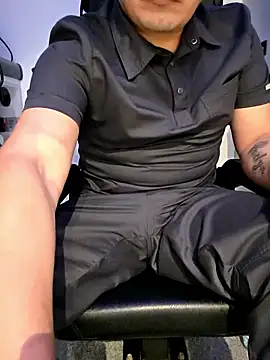 Snapshot of Renatox69 chatting on January 19, 2026, 2:37 am Renatox69 online show from January 19, 2026, 2:37 am