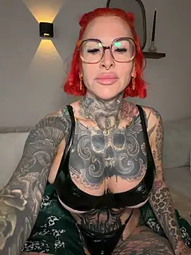 CatCoxx online show from April 24, 2026, 5:10 am