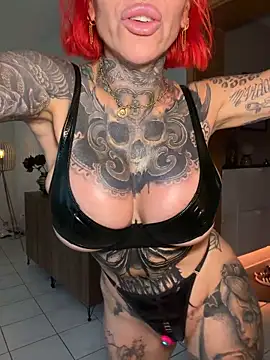 CatCoxx online show from April 24, 2026, 5:15 pm