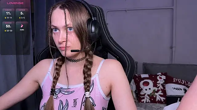 cutemilana sexwife online show from February 7, 2026, 8:56 pm