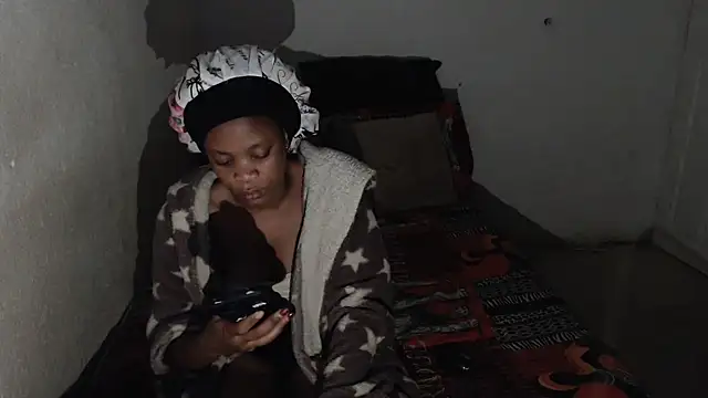 EssenceLovers online show from March 11, 2026, 8:37 pm