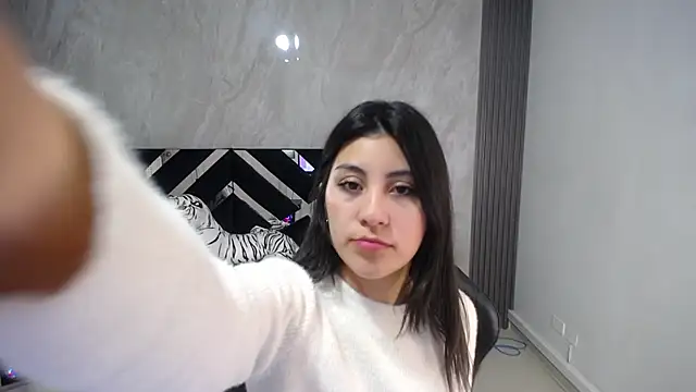 Snapshot of Zoe_Blaze_A chatting on September 12, 2025, 12:05 pm Zoe Blaze A online show from September 12, 2025, 12:05 pm