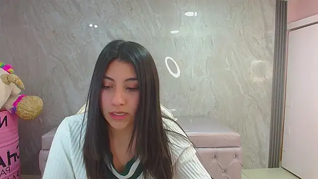 Snapshot of Zoe_Blaze_A chatting on October 9, 2025, 12:52 am Zoe Blaze A online show from October 9, 2025, 12:52 am