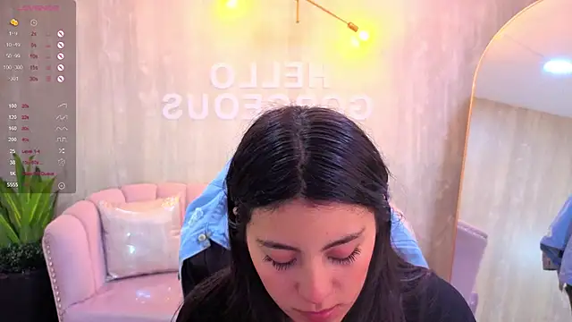 Snapshot of Zoe_Blaze_A chatting on November 14, 2025, 12:15 pm Zoe Blaze A online show from November 14, 2025, 12:15 pm