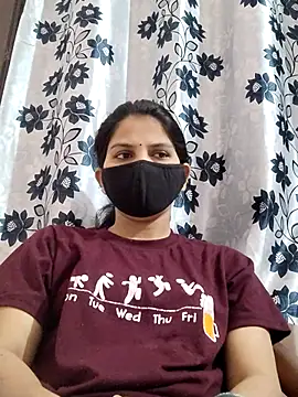 Snapshot of poojam93 chatting on April 7, 2026, 2:12 am poojam93 online show from April 7, 2026, 2:12 am