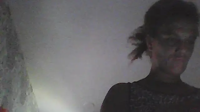 Snapshot of sarahkat86 chatting on November 3, 2025, 12:50 pm sarahkat86 online show from November 3, 2025, 12:50 pm