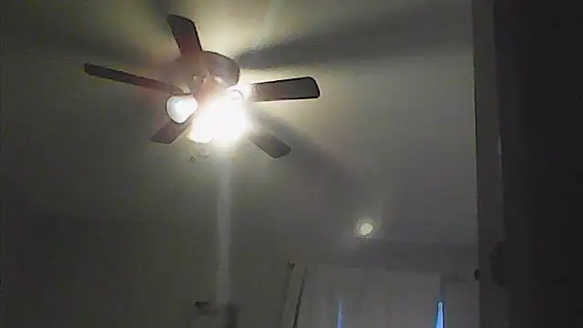 sarahkat86 online show from April 26, 2026, 11:24 pm