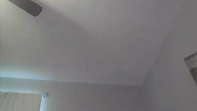 Snapshot of sarahkat86 chatting on May 16, 2026, 11:03 pm sarahkat86 online show from May 16, 2026, 11:03 pm