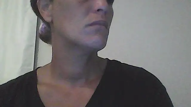 Snapshot of sarahkat86 chatting on June 10, 2026, 10:03 am sarahkat86 online show from June 10, 2026, 10:03 am
