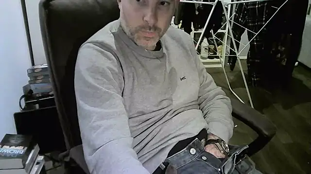 Snapshot of Chrisprngr chatting on May 13, 2026, 4:15 pm Chrisprngr online show from May 13, 2026, 4:15 pm