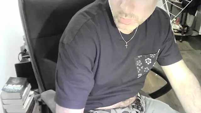 Snapshot of Chrisprngr chatting on May 26, 2026, 6:59 pm Chrisprngr online show from May 26, 2026, 6:59 pm