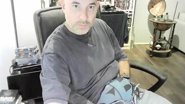 Snapshot of Chrisprngr chatting on July 24, 2026, 7:34 pm Chrisprngr online show from July 24, 2026, 7:34 pm